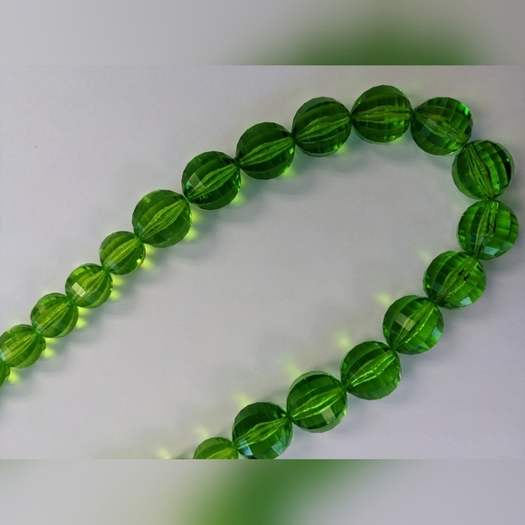 NOS NWT FIFTH AVE. GORGEOUS GREEN FACETED NECKLACE - Picture 7 of 12